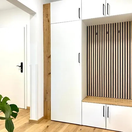 Jungle Mit Balkon I Parkplatz I Zentrum Appartement